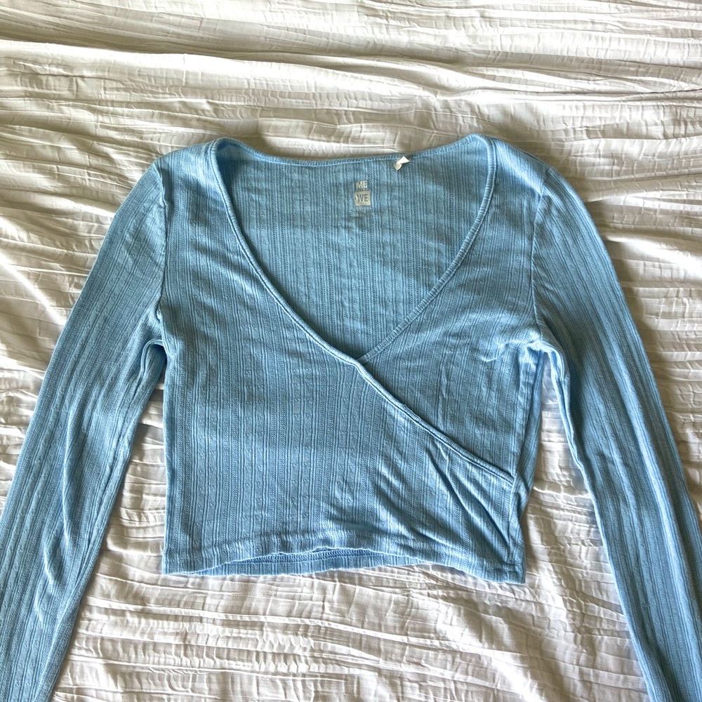 Me to We Light Blue Long Sleeve Crop Top
